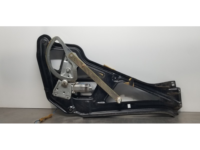 Recambio de elevalunas delantero derecho para volkswagen lt caja abierta (mod. 1997) lt 28 caja abierta referencia OEM IAM 2D095