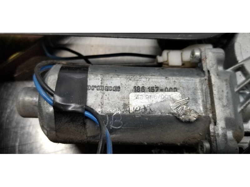 Recambio de elevalunas delantero derecho para volkswagen lt caja abierta (mod. 1997) lt 28 caja abierta referencia OEM IAM 2D095