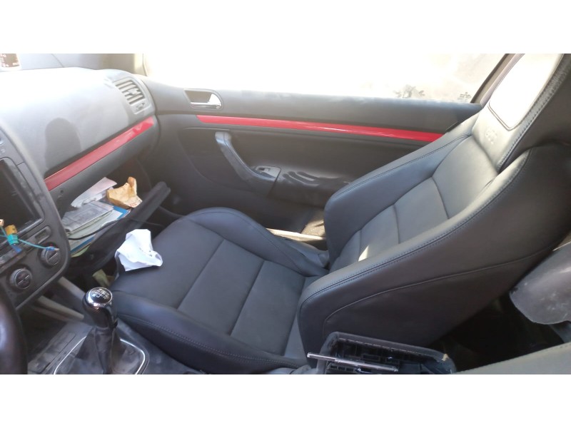 volkswagen golf v berlina (1k1) del año 2004