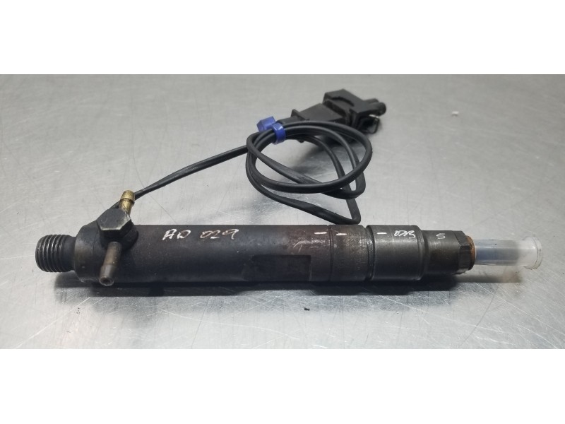 Recambio de inyector para volkswagen lt caja abierta (mod. 1997) lt 28 caja abierta referencia OEM IAM 074130202A  