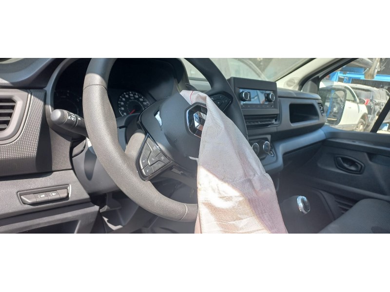 renault trafic furgón del año 2024