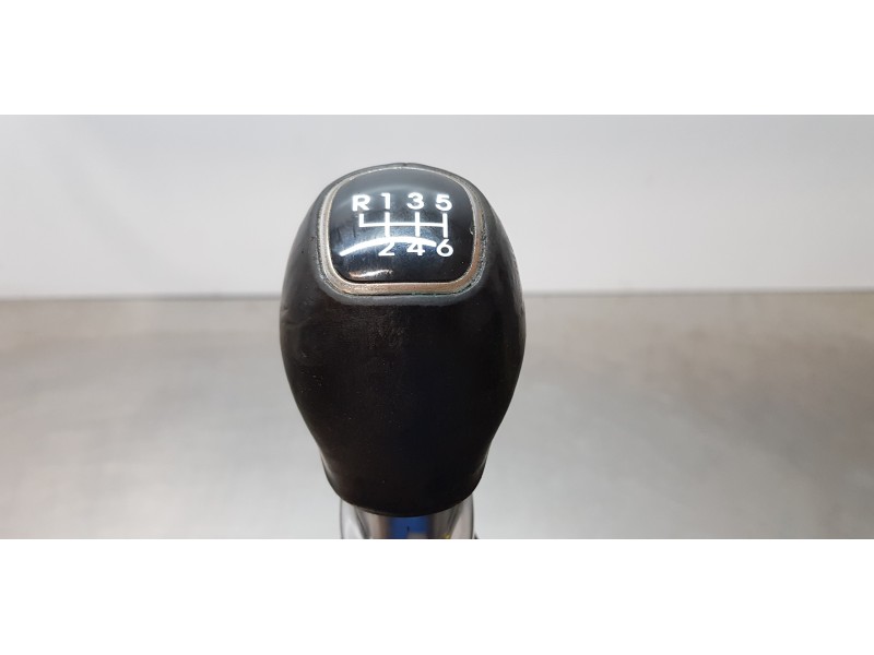 Recambio de palanca cambio para kia carens ( ) attract referencia OEM IAM 43700A4010  