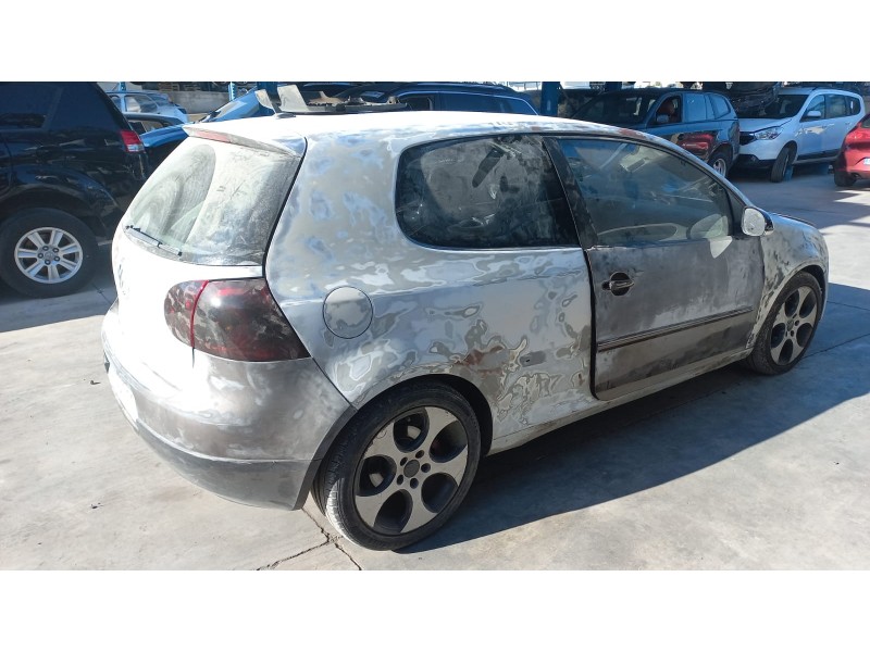 volkswagen golf v berlina (1k1) del año 2004