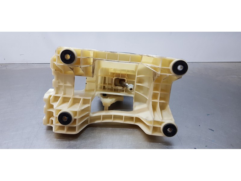 Recambio de palanca cambio para kia carens ( ) attract referencia OEM IAM 43700A4010  