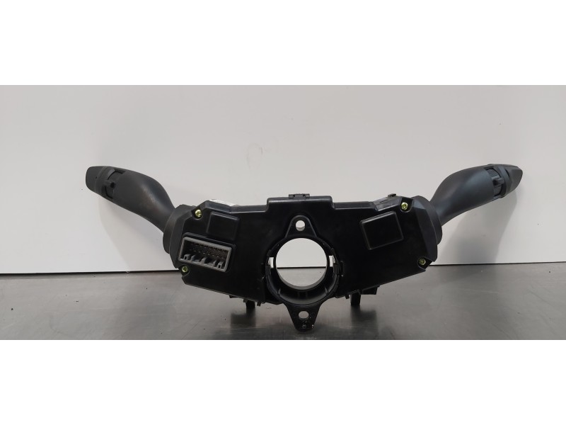 Recambio de mando multifuncion para hyundai tucson klass 2wd referencia OEM IAM 93403D3952  