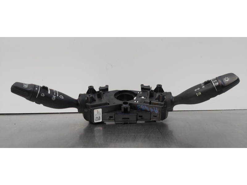 Recambio de mando multifuncion para hyundai tucson klass 2wd referencia OEM IAM 93403D3952  