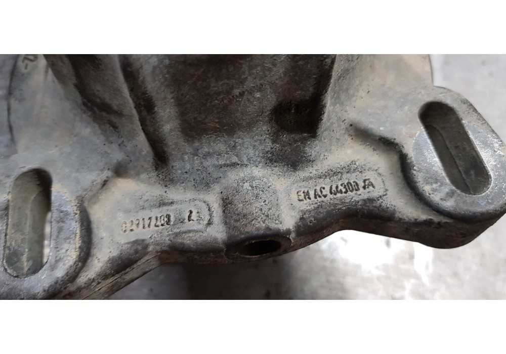 Recambio de soporte motor derecho para ford transit kastenwagen (ttg) 350 l3 referencia OEM IAM BK316A002AC  
