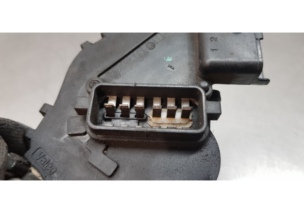 Recambio de motor limpia delantero para renault clio ii fase ii (b/cb0) campus referencia OEM IAM 7701207956  