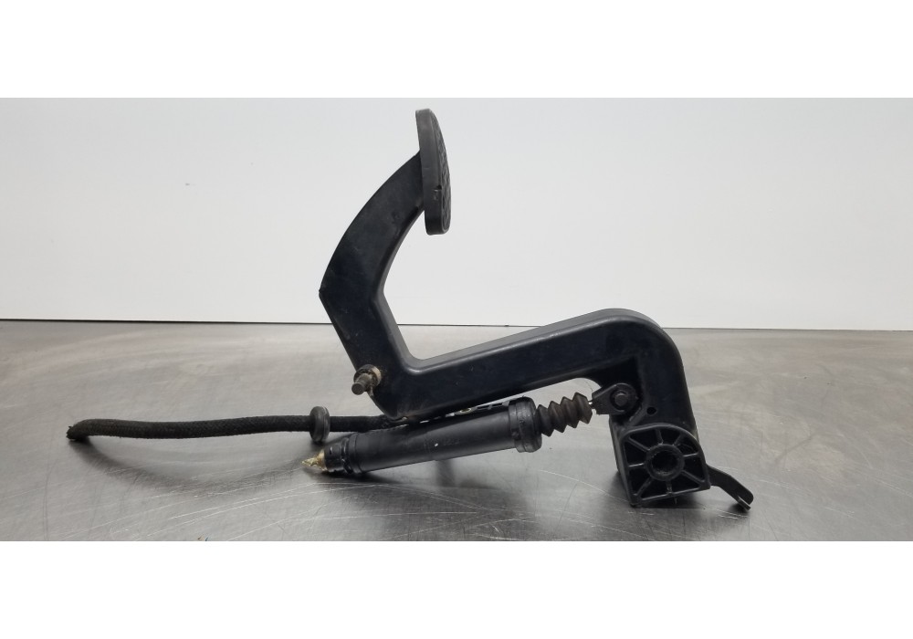 Recambio de pedal embrague para volkswagen lt caja abierta (mod. 1997) lt 28 caja abierta referencia OEM IAM 2D0721317B A6382900