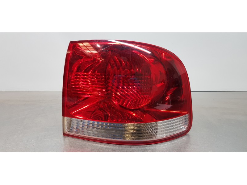 Recambio de piloto trasero derecho para volkswagen touareg (7la) tdi r5 referencia OEM IAM 7L6945096P  