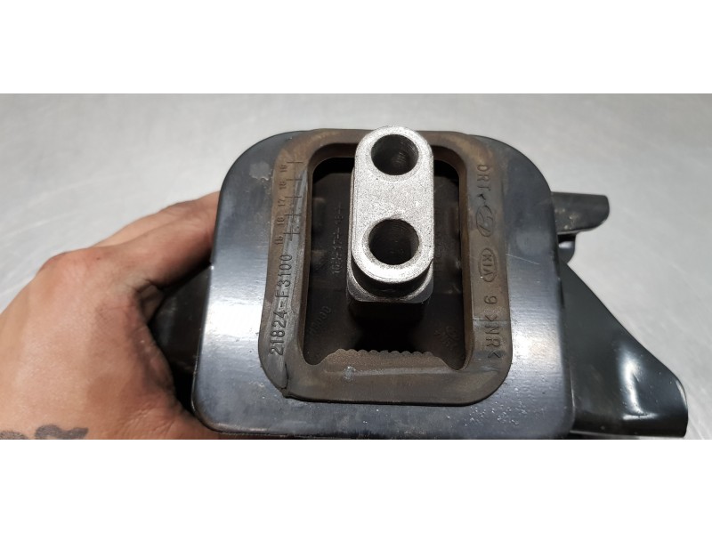 Recambio de soporte motor izquierdo para kia rio (yb) attract referencia OEM IAM 21830H8010 21824F3100 