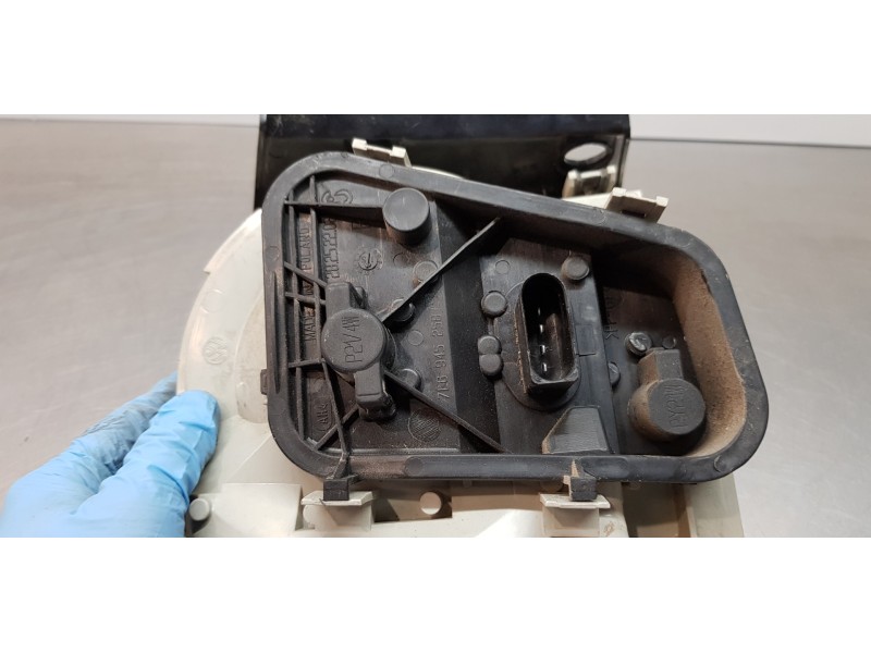 Recambio de piloto trasero derecho para volkswagen touareg (7la) tdi r5 referencia OEM IAM 7L6945096P  