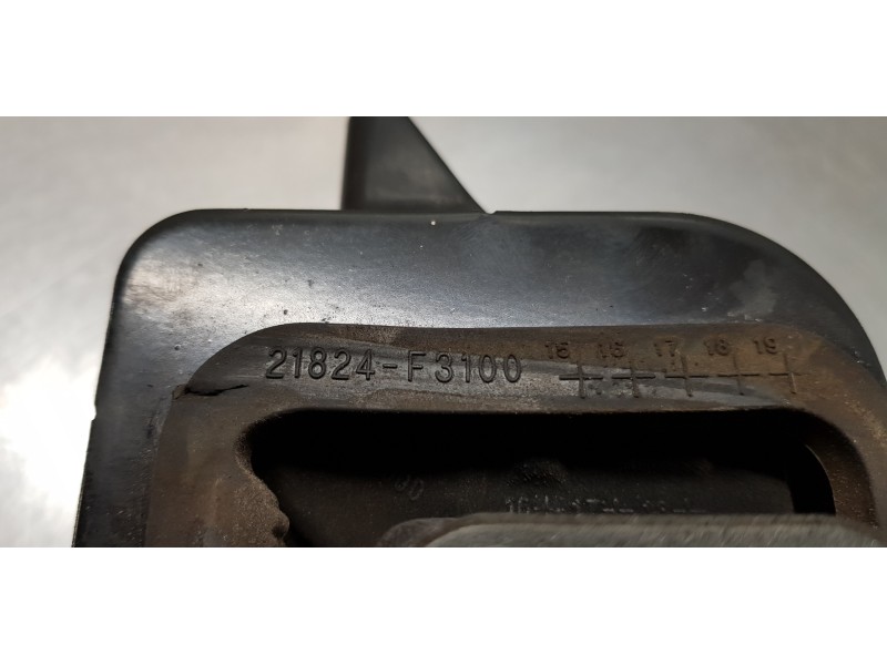 Recambio de soporte motor izquierdo para kia rio (yb) attract referencia OEM IAM 21830H8010 21824F3100 