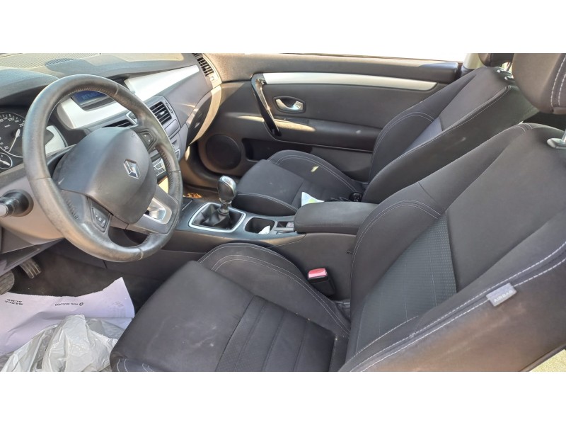 renault laguna coupe del año 2009