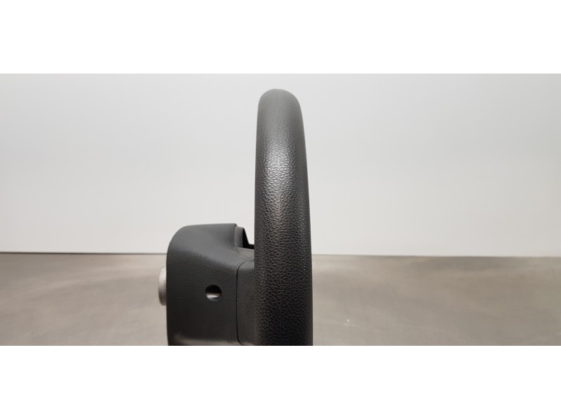 Recambio de volante para kia rio (yb) attract referencia OEM IAM 56100H8040  