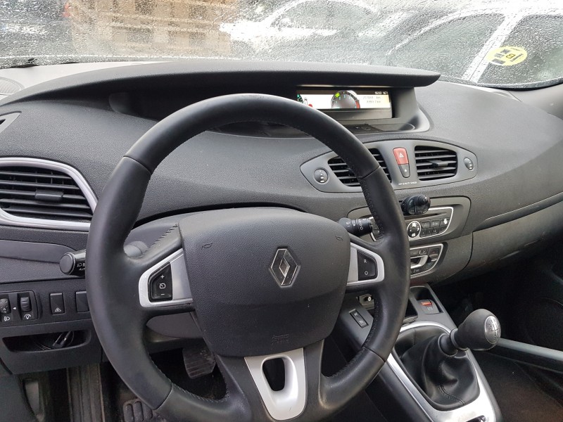 renault scenic iii del año 2011