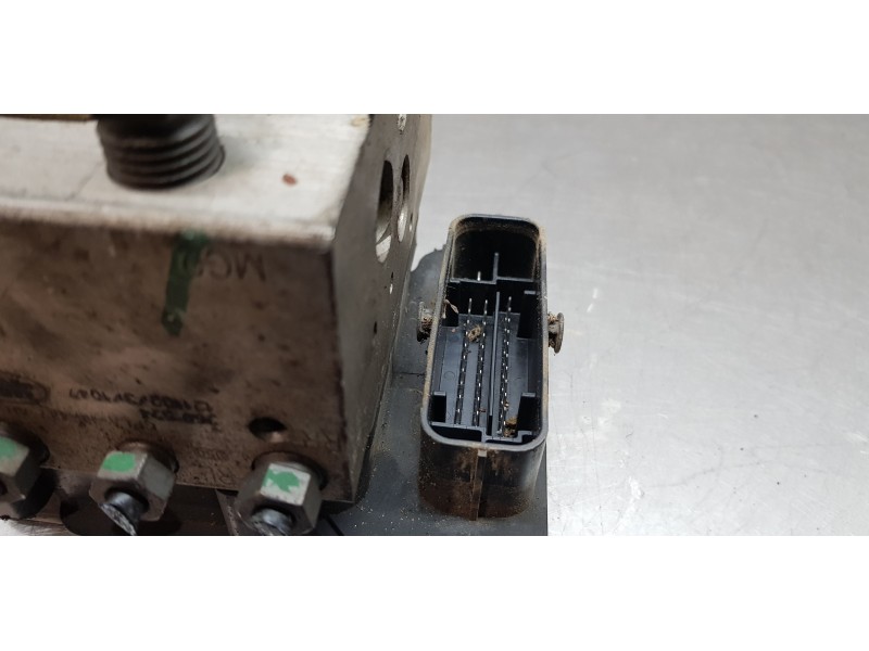 Recambio de abs para land rover range rover vogue referencia OEM IAM LR045796  