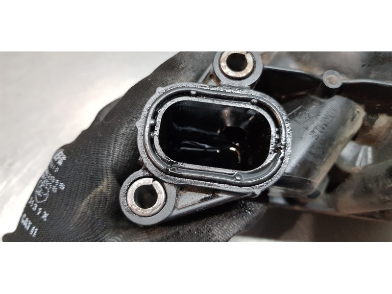 Recambio de soporte filtro aceite para renault scenic iv edition one referencia OEM IAM 152085948R  