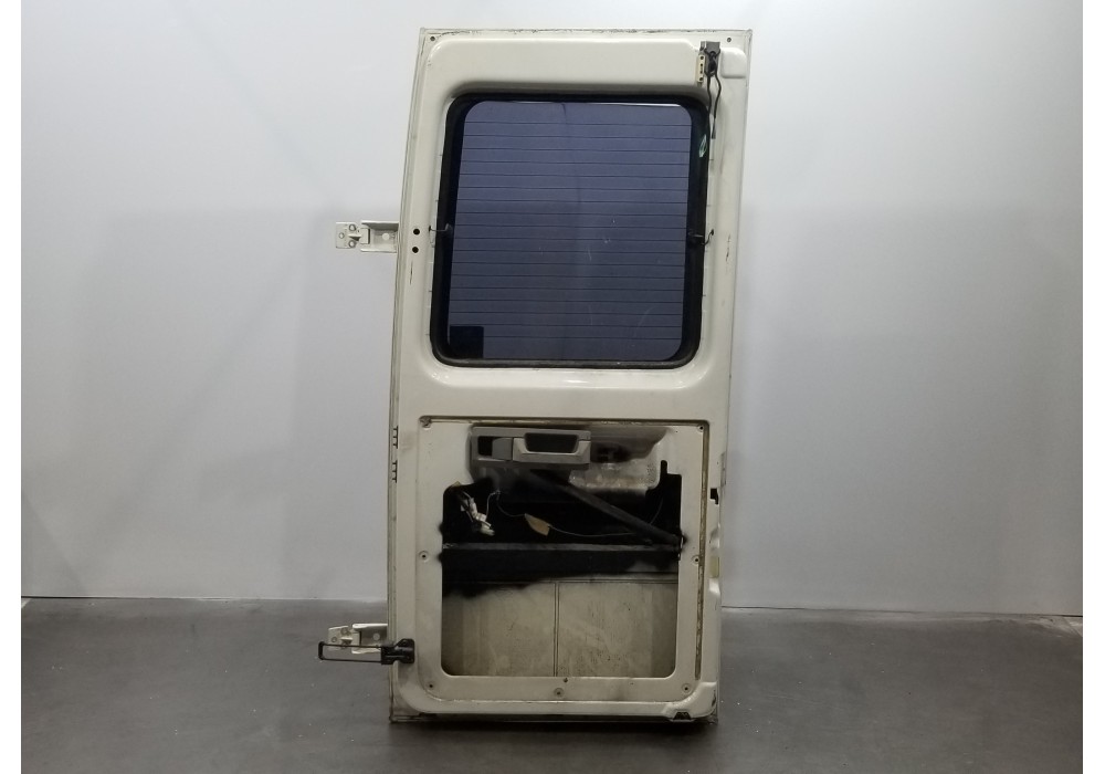 Recambio de puerta trasera derecha para volkswagen lt caja abierta (mod. 1997) lt 28 caja abierta referencia OEM IAM 2D3841080A 