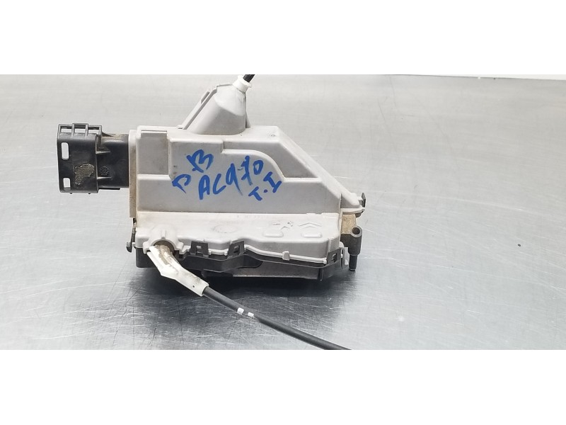 Recambio de cerradura puerta trasera izquierda para peugeot 5008 allure referencia OEM IAM 9800624280  