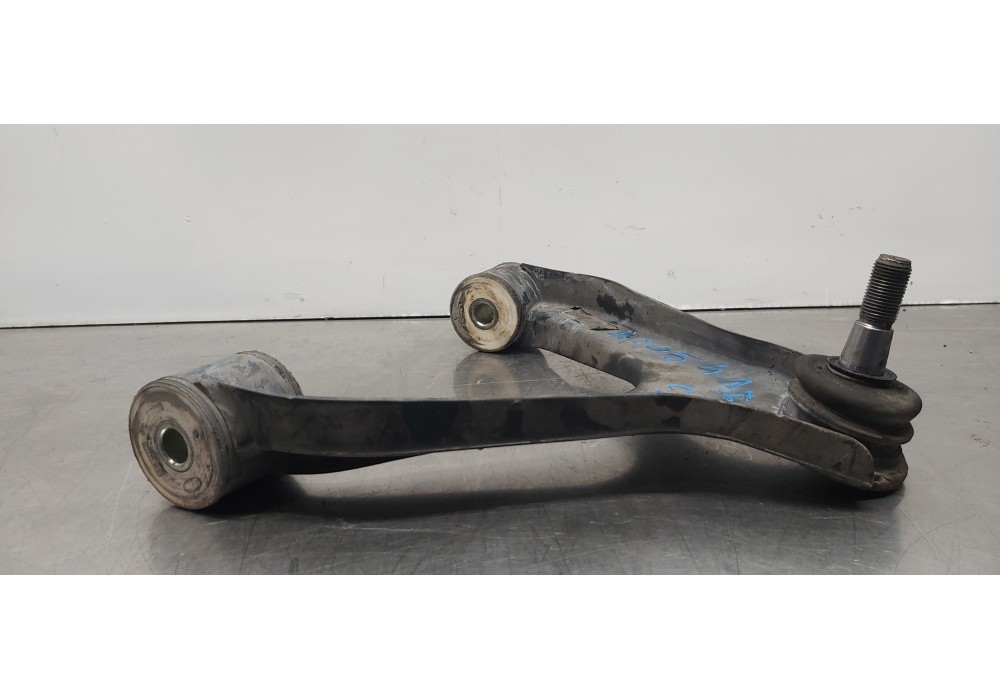 Recambio de brazo suspension superior delantero izquierdo para iveco daily caja cerrada furgon ´2017 referencia OEM IAM 58015642