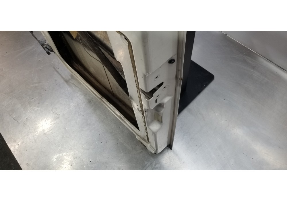 Recambio de puerta trasera derecha para volkswagen lt caja abierta (mod. 1997) lt 28 caja abierta referencia OEM IAM 2D3841080A 