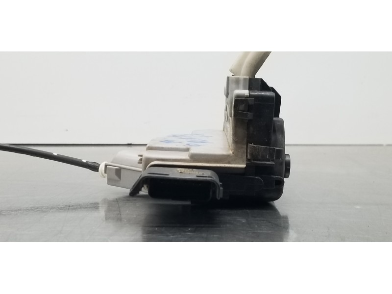 Recambio de cerradura puerta trasera izquierda para peugeot 5008 allure referencia OEM IAM 9800624280  