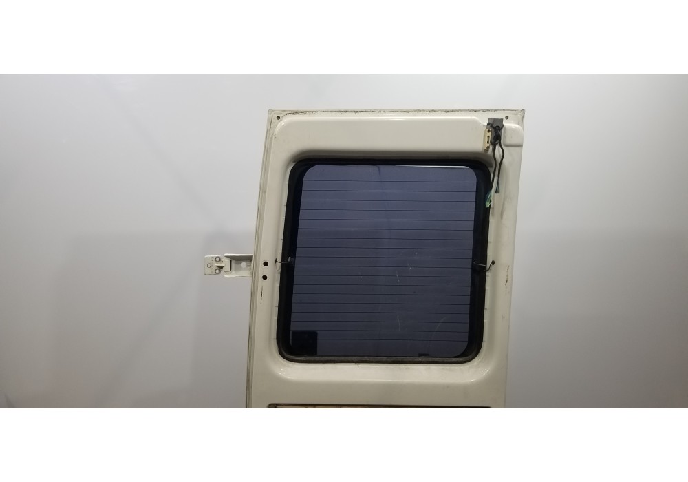 Recambio de puerta trasera derecha para volkswagen lt caja abierta (mod. 1997) lt 28 caja abierta referencia OEM IAM 2D3841080A 
