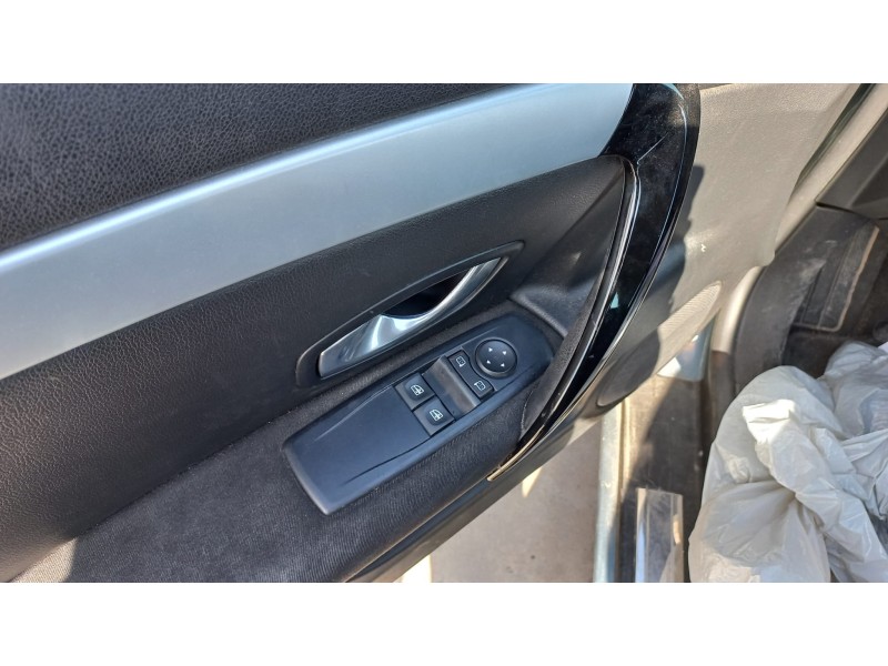 renault laguna coupe del año 2009