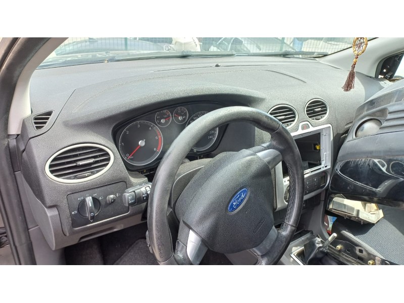 ford focus berlina (cap) del año 2005