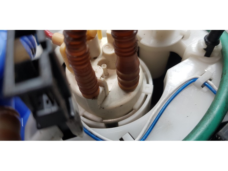 Recambio de aforador para land rover range rover vogue referencia OEM IAM LR040878  