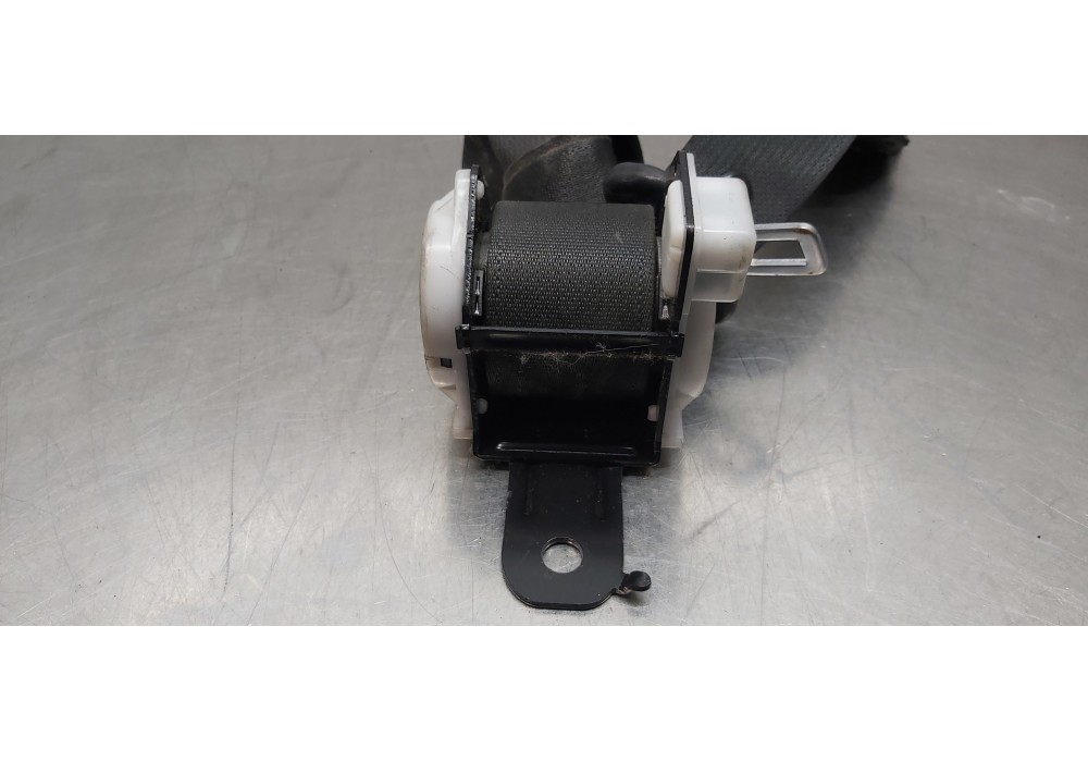 Recambio de cinturon seguridad trasero derecho para toyota auris touring sports (e18) hybrid active referencia OEM IAM 733600272