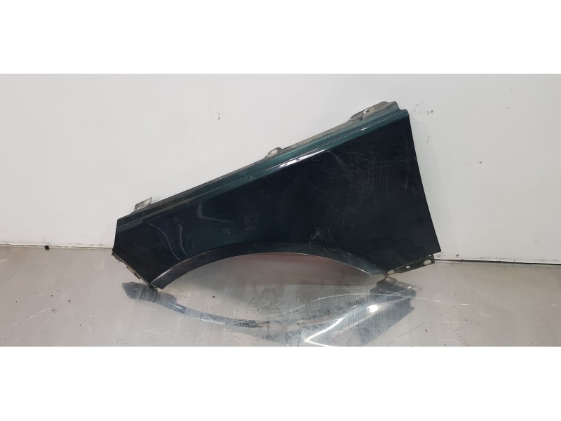Recambio de aleta delantera izquierda para land rover range rover vogue referencia OEM IAM LR036592  