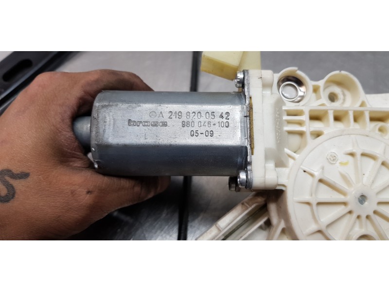 Recambio de elevalunas trasero izquierdo para mercedes clase cls (w219) 350 (219.356) referencia OEM IAM A2197300946  