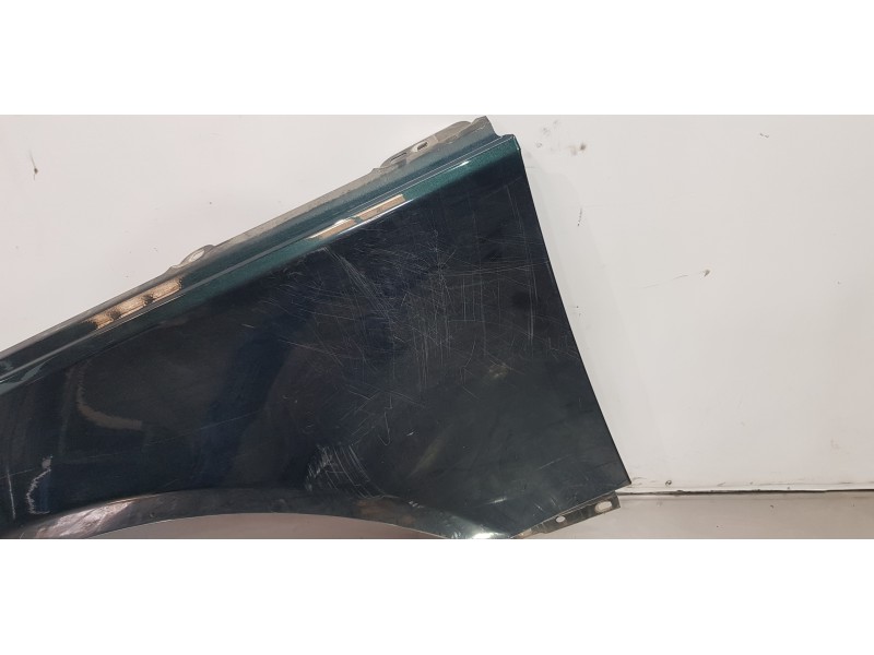 Recambio de aleta delantera izquierda para land rover range rover vogue referencia OEM IAM LR036592  