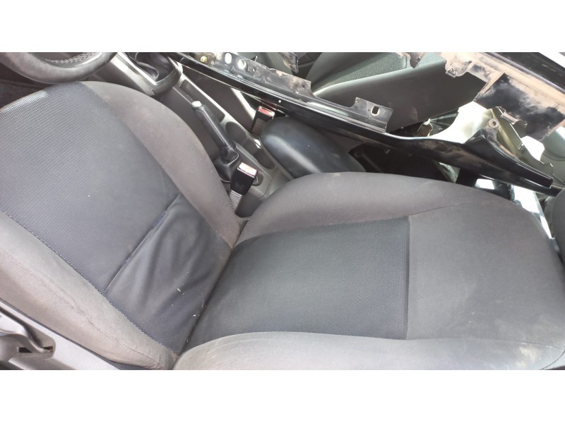 ford focus berlina (cap) del año 2005