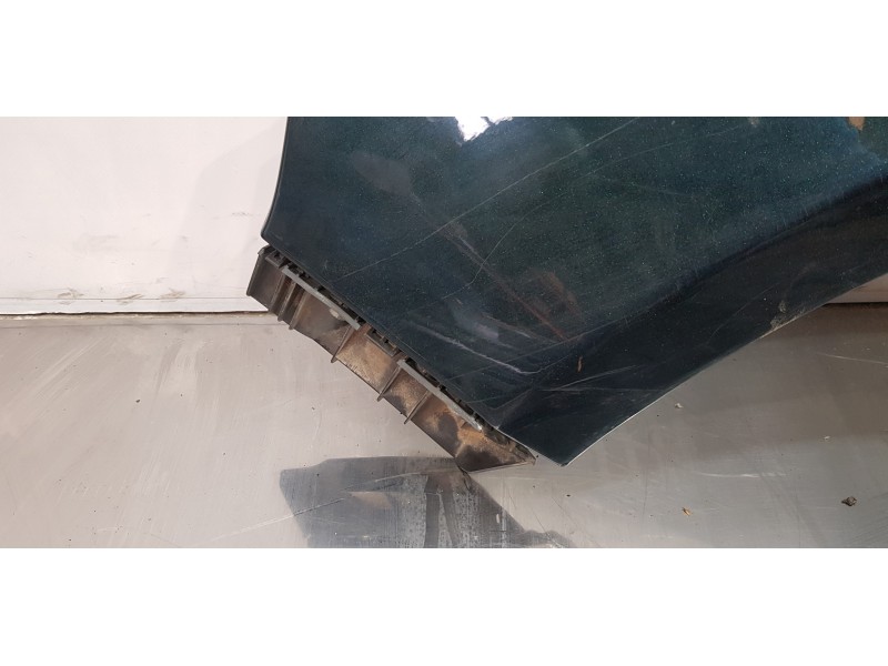 Recambio de aleta delantera izquierda para land rover range rover vogue referencia OEM IAM LR036592  