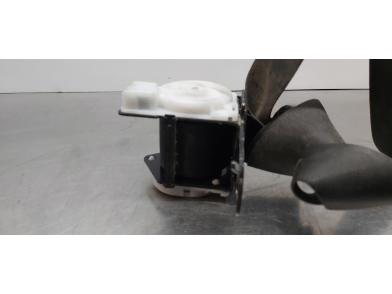 Recambio de cinturon seguridad trasero izquierdo para toyota auris touring sports (e18) hybrid active referencia OEM IAM 7336002