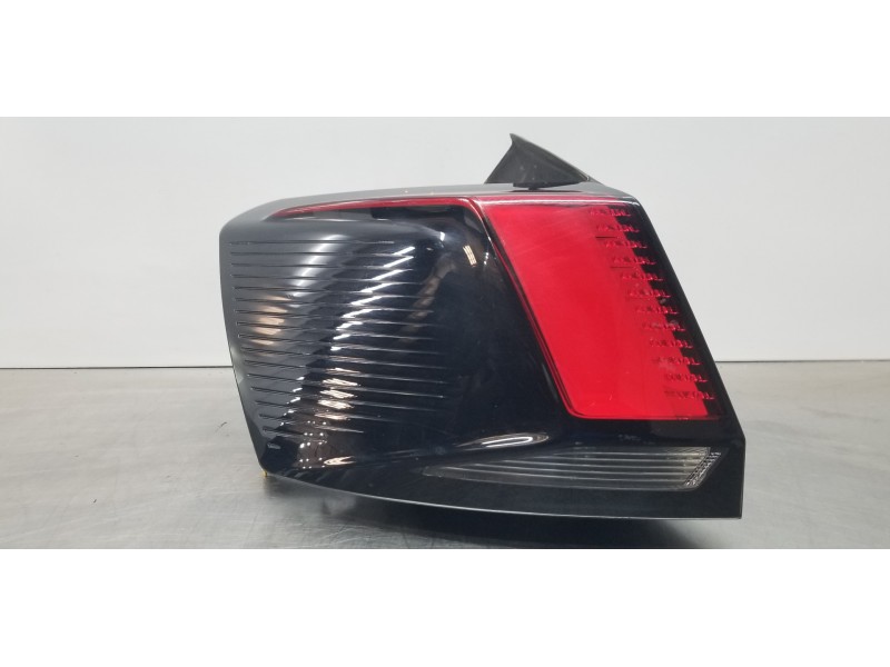 Recambio de piloto trasero izquierdo para peugeot 3008 allure referencia OEM IAM 9810477180  