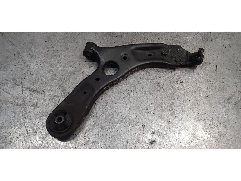 Recambio de brazo suspension inferior delantero derecho para kia carens ( ) concept referencia OEM IAM 54501A4000  