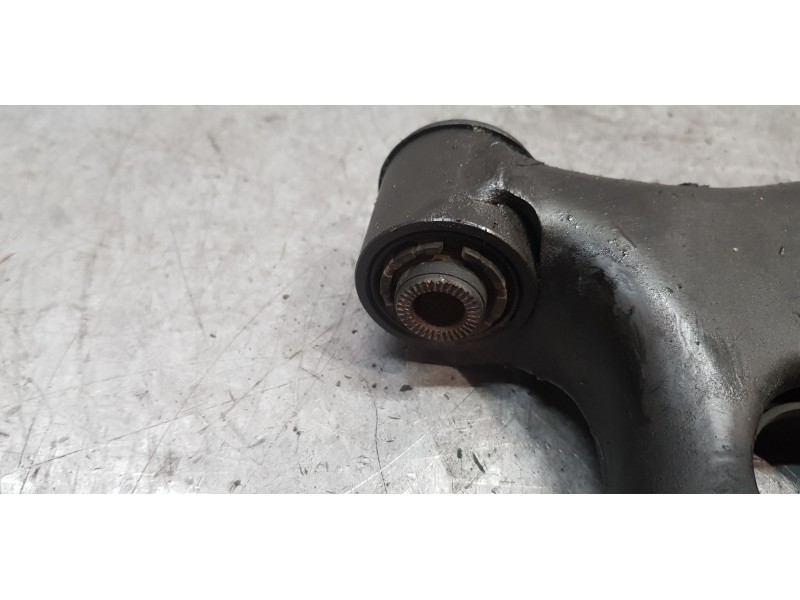 Recambio de brazo suspension inferior delantero derecho para kia carens ( ) concept referencia OEM IAM 54501A4000  