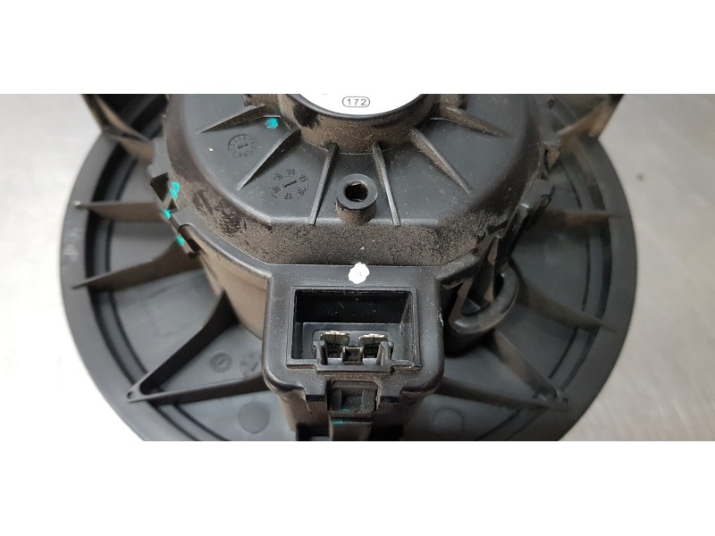 Recambio de motor calefaccion para ford ka+ ultimate referencia OEM IAM AV1119846AB  