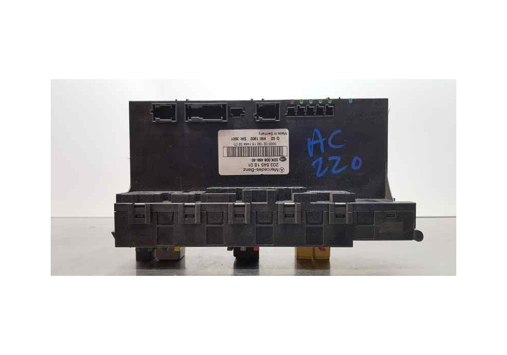 Recambio de caja reles / fusibles para mercedes clase c (w203) berlina 200 compressor (203.042) referencia OEM IAM 2035451801  