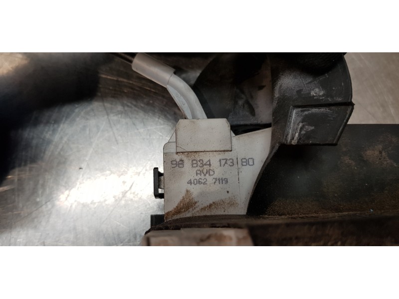 Recambio de cerradura puerta delantera derecha para citroen c4 coupe collection referencia OEM IAM 9683417380  