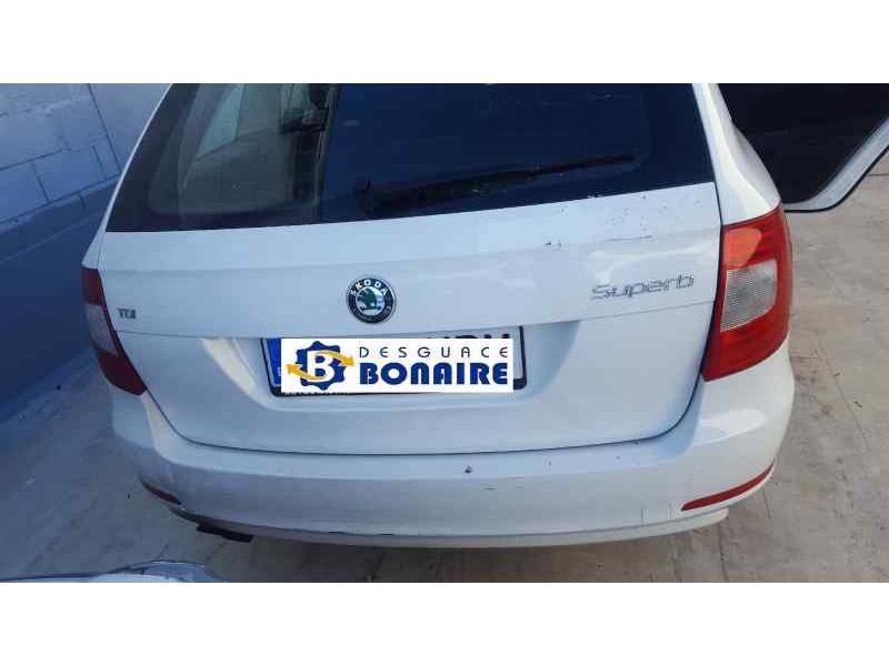 skoda superb combi (3t5) del año 2011
