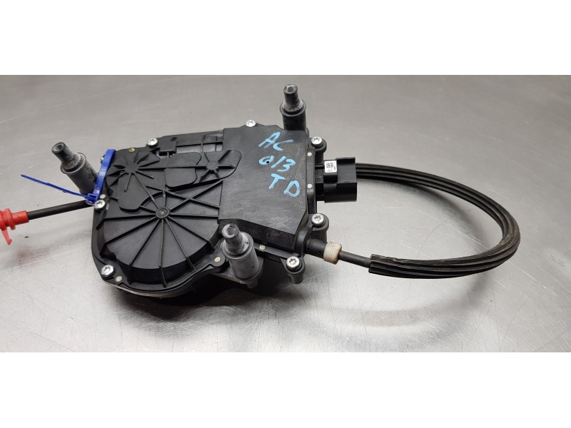 Recambio de motor cierre centralizado trasero derecho para land rover range rover vogue referencia OEM IAM LR038298  