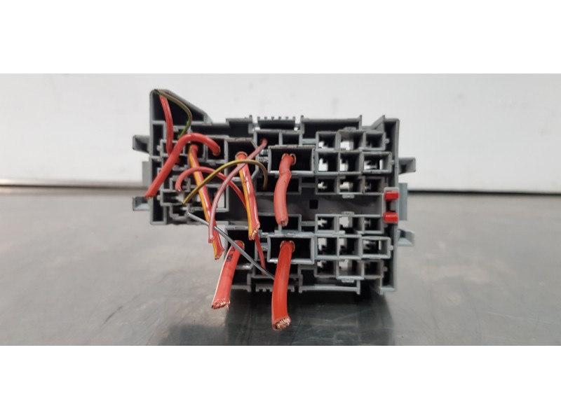 Recambio de caja reles / fusibles para porsche cayenne (typ 9pa) s referencia OEM IAM 7L0937503  