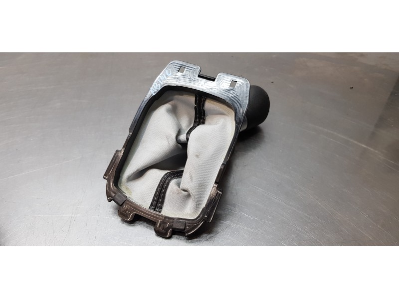 Recambio de pomo palanca cambio para ford ka+ ultimate referencia OEM IAM J7BR7H409AVC  