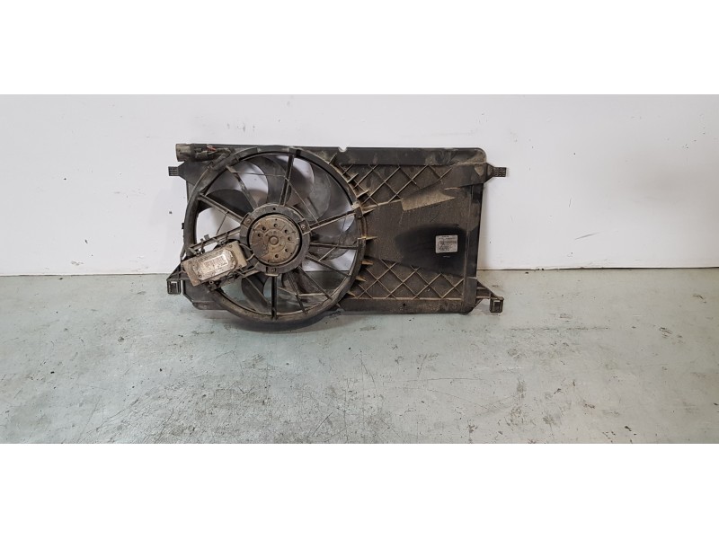 Recambio de electroventilador para ford focus berlina (cap) ambiente (d) referencia OEM IAM 3M5H8C607RG  