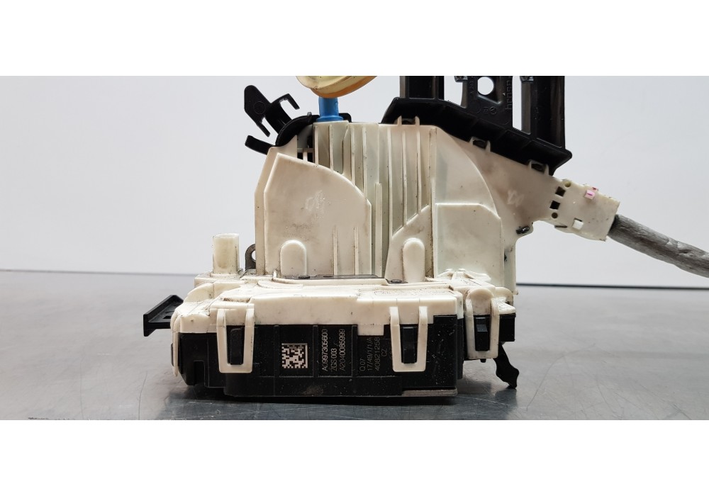 Recambio de cerradura puerta trasera derecha para mercedes clase b (w246) b 200 cdi (246.208) referencia OEM IAM A2047302835 A09